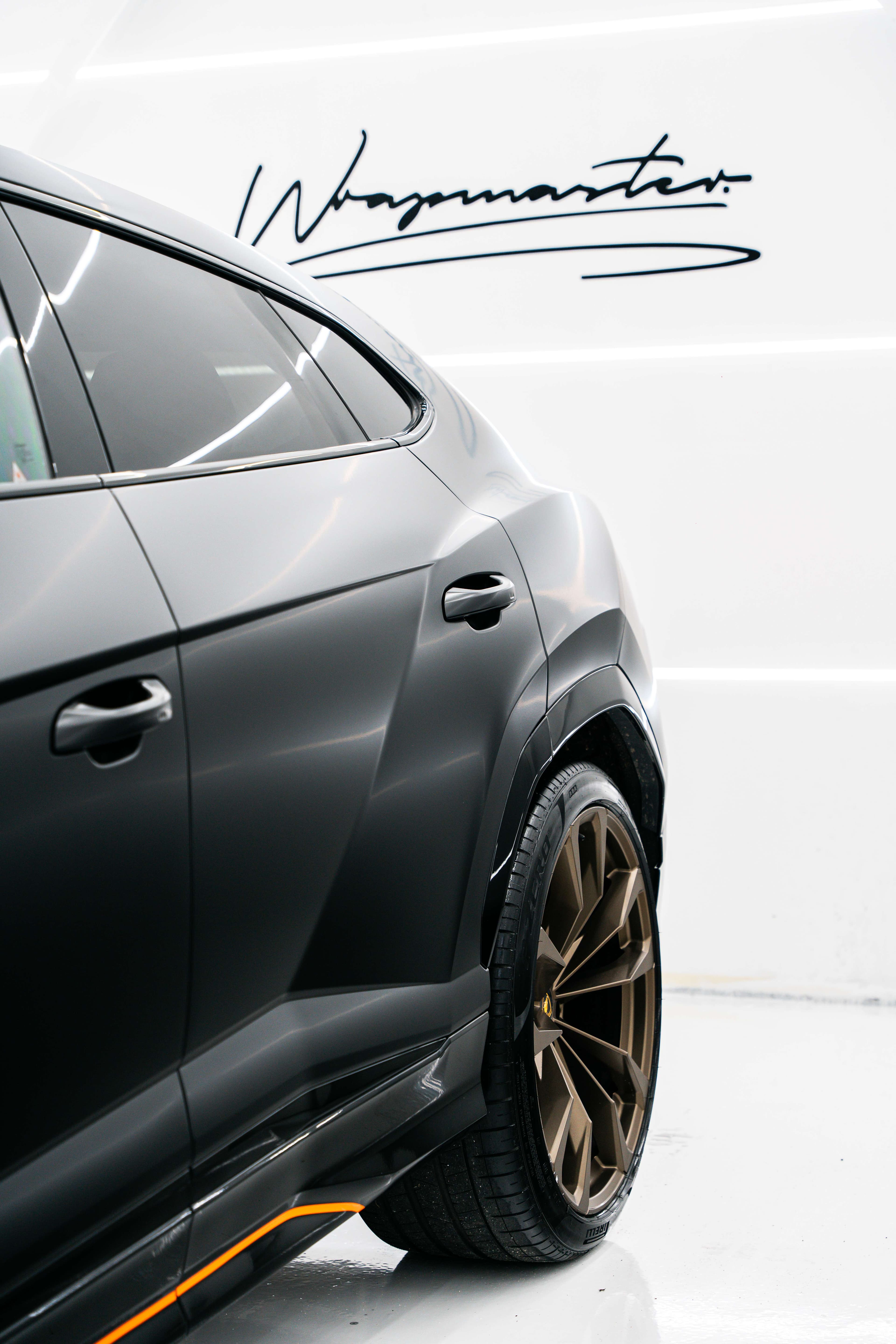 Sportauto met colour change wrap uitgevoerd in onze studio in Den Haag