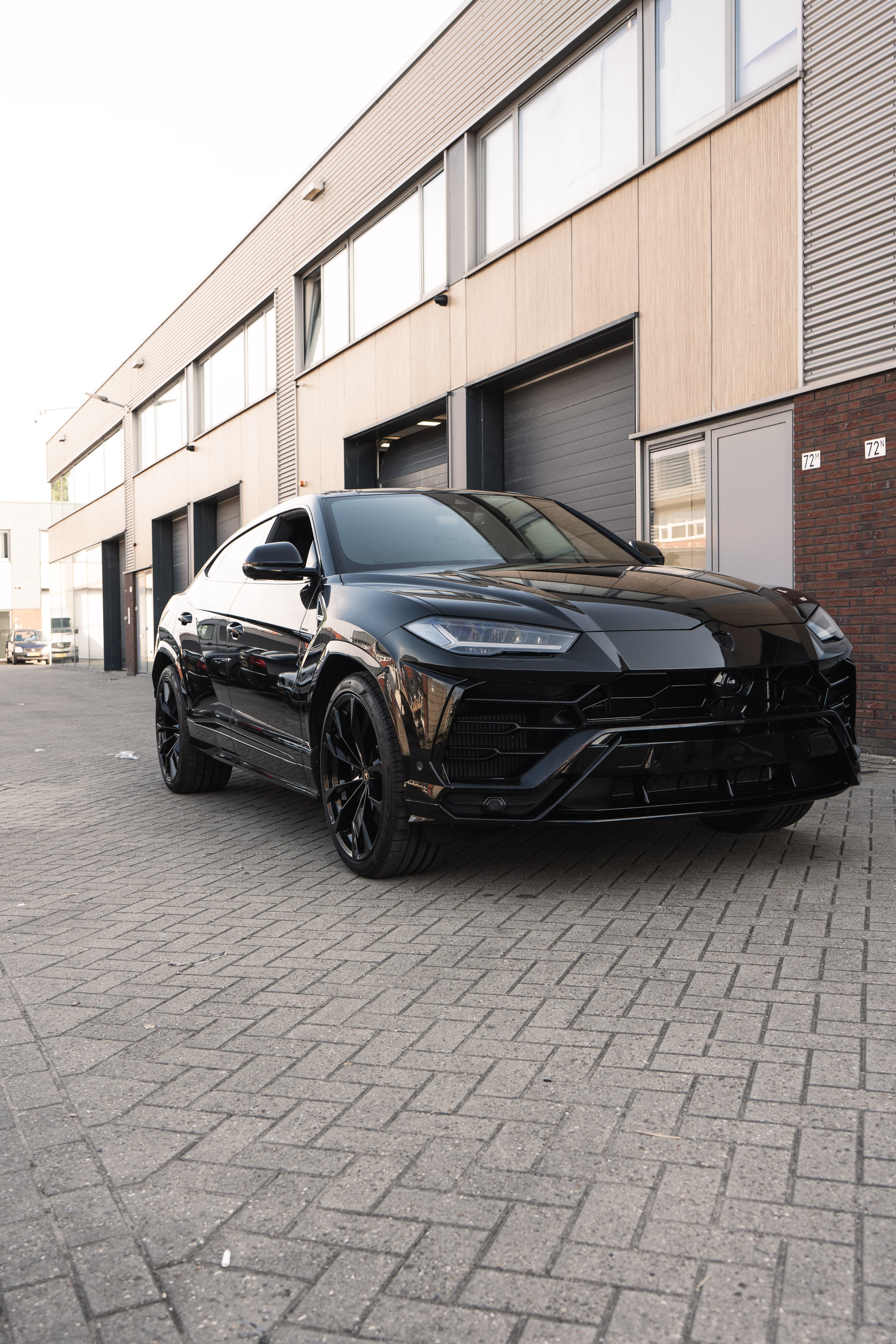 Gewrapte Lamborghini Urus bij Wrapmaster DH in Den Haag